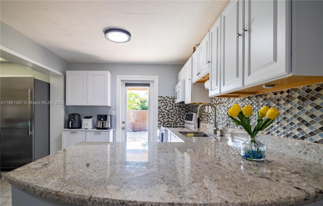 1 of 44 - 2950 Ne 11th Ave, Pompano Beach, FL