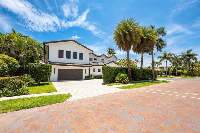 1 of 37 - 431 Layne Blvd, Hallandale Beach, FL
