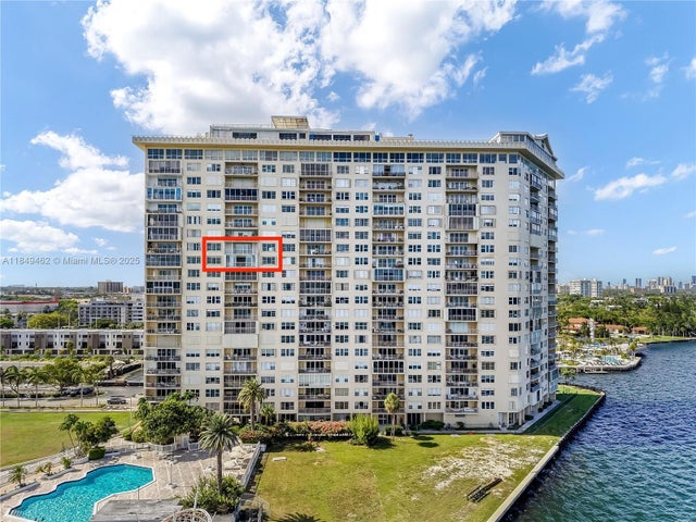 3 of 55 - 11111 Biscayne Blvd 15f, Miami, FL