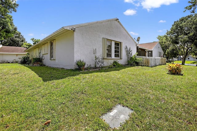 5 of 15 - 8601 Bridle Path Ct, Davie, FL