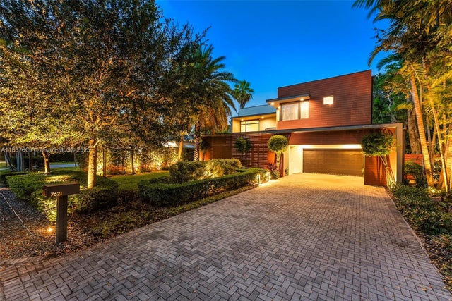 2 of 60 - 7621 Sw 59th Ct, South Miami, FL
