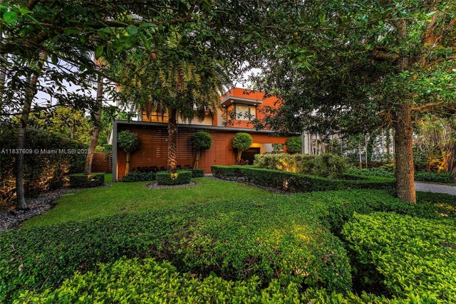 3 of 60 - 7621 Sw 59th Ct, South Miami, FL