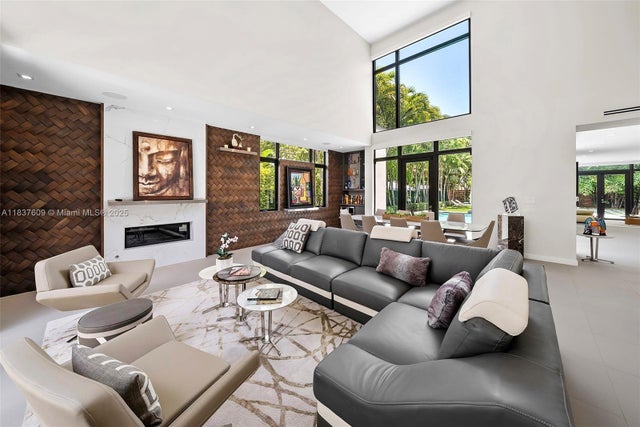 5 of 60 - 7621 Sw 59th Ct, South Miami, FL