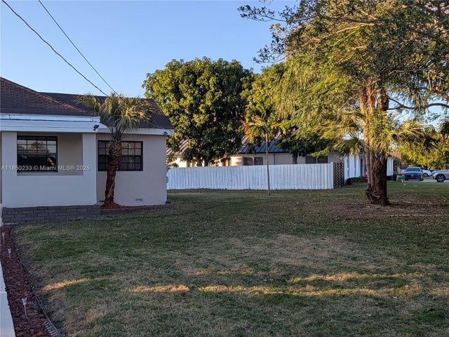 4 of 33 - 9205 Sw 128th St, Miami, FL