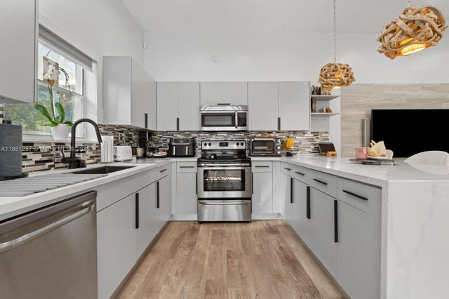 1 of 40 - 18266 Nw 6th St, Pembroke Pines, FL