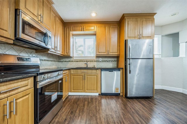 3 of 15 - 7331 Cleveland St, Hollywood, FL