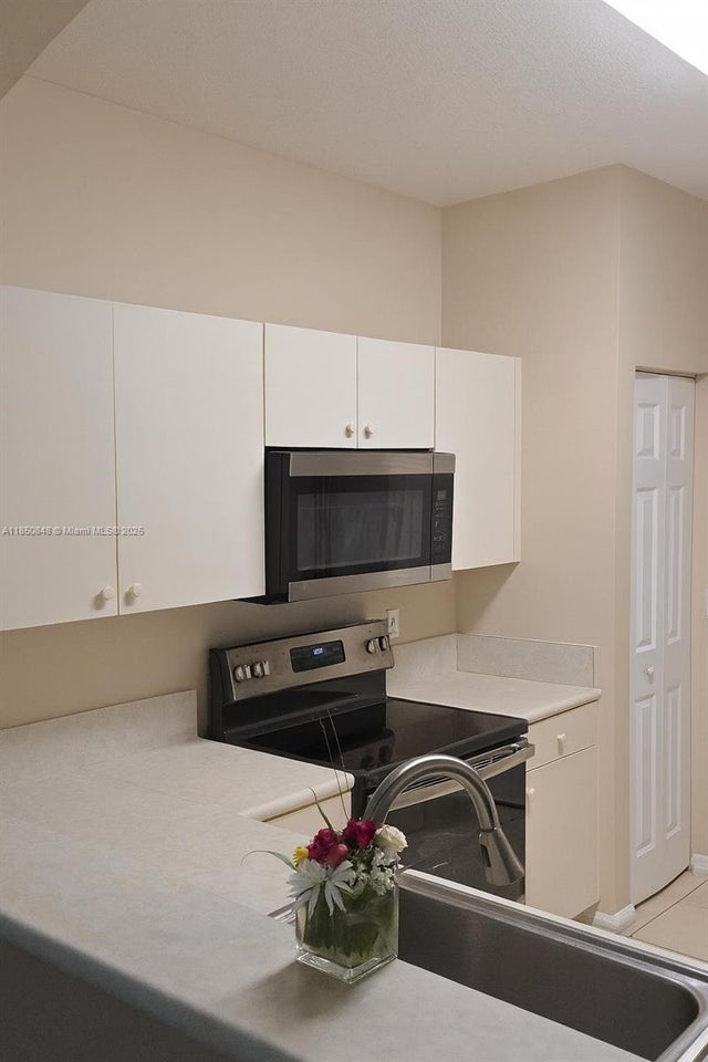 2 of 9 - 6939 Blue Skies Dr, Lake Worth, FL