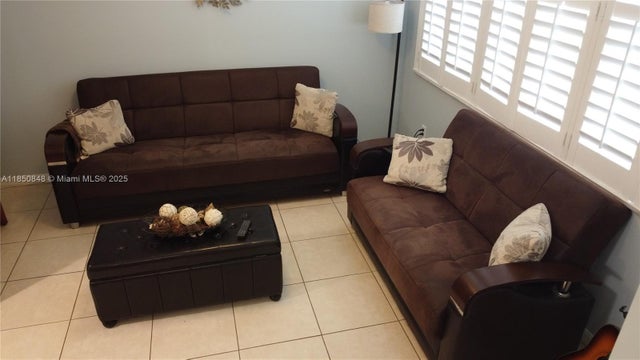 5 of 9 - 6939 Blue Skies Dr, Lake Worth, FL