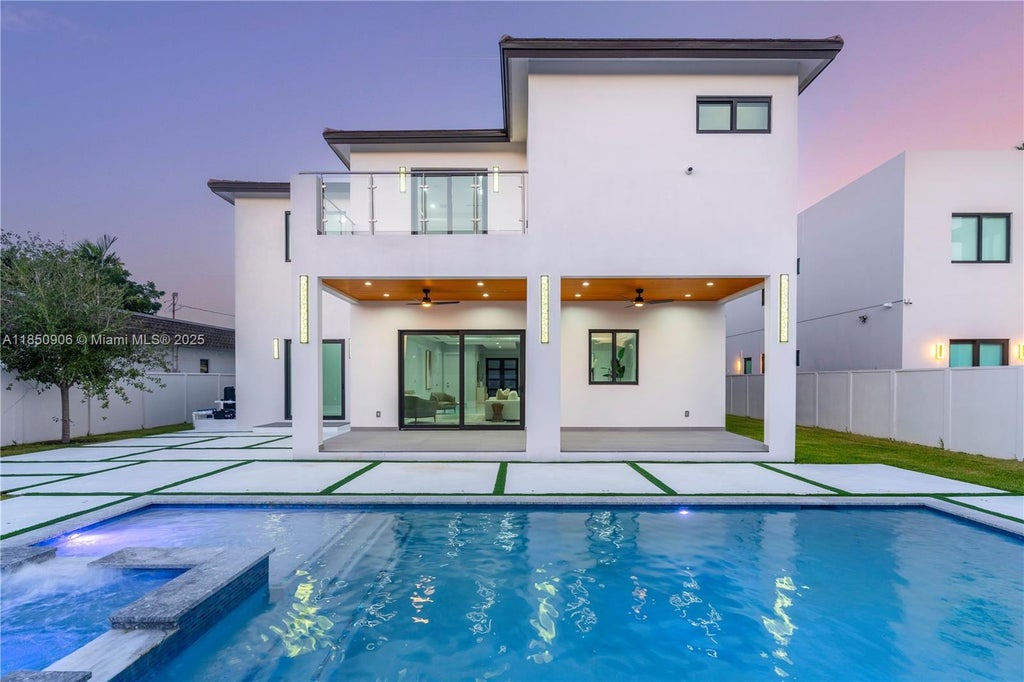 4240 Sw 84th Ave, Miami