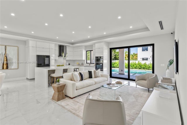 3 of 63 - 4240 Sw 84th Ave, Miami, FL