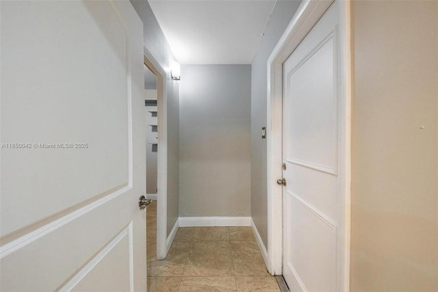 3 of 35 - 2708 Sw 46th Ct, Fort Lauderdale, FL