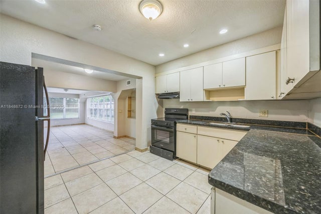 3 of 15 - 2651 Adams St, Hollywood, FL