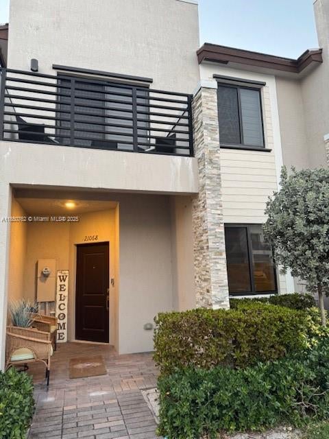 2 of 19 - 21068 Ne 8th Ave, Miami, FL