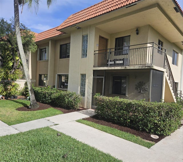 1 of 27 - 366 Lakeview Dr 104, Weston, FL