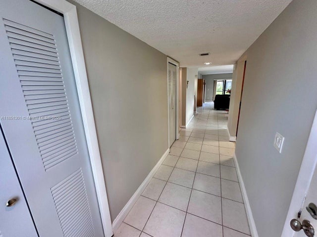 4 of 27 - 366 Lakeview Dr 104, Weston, FL