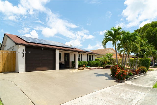 1 of 37 - 3215 Sw 2nd Ct, Deerfield Beach, FL