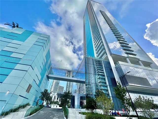 700 Ne 26th Ter 2205, Miami