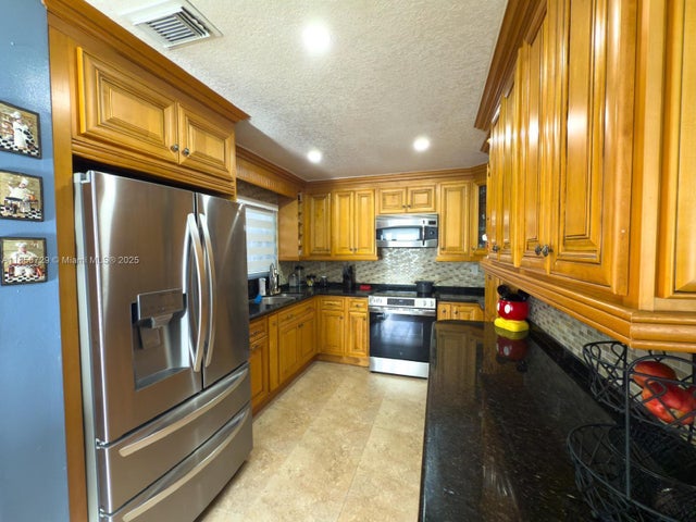 4 of 23 - 13910 Sw 163rd St, Miami, FL