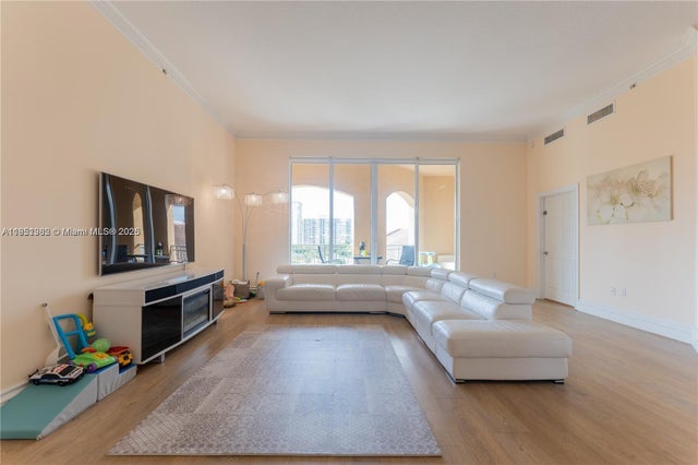 5 of 61 - 3001 Ne 185th St 710, Aventura, FL