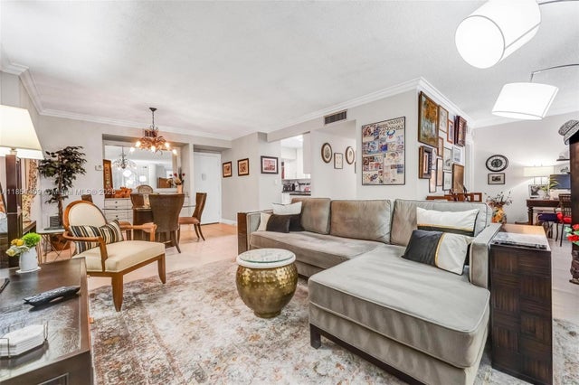 2 of 45 - 4330 Hillcrest Dr 516, Hollywood, FL