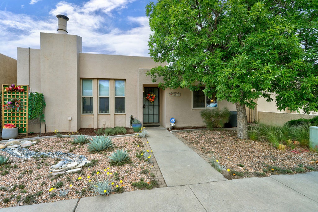 7217 Leslynne Drive Ne, Albuquerque
