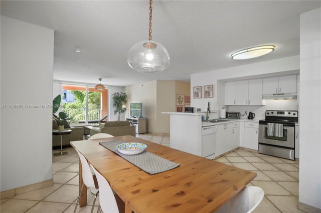 4 of 14 - 19555 E Country Club Dr 8502, Aventura, FL