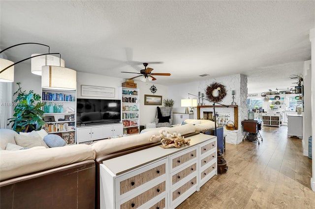 4 of 34 - 4271 Coral Springs Dr 5c, Coral Springs, FL