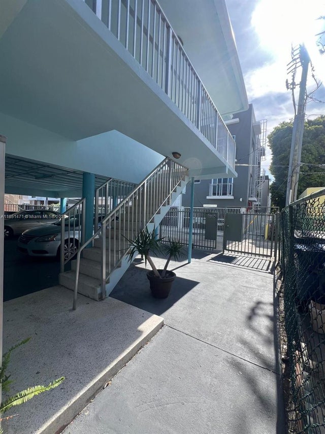4 of 30 - 644 Meridian Ave 12, Miami Beach, FL