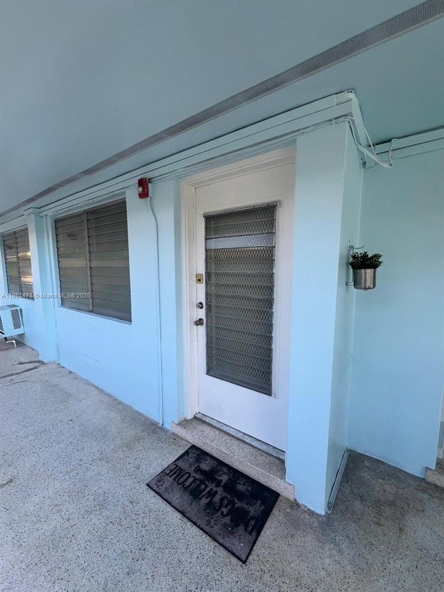 5 of 30 - 644 Meridian Ave 12, Miami Beach, FL