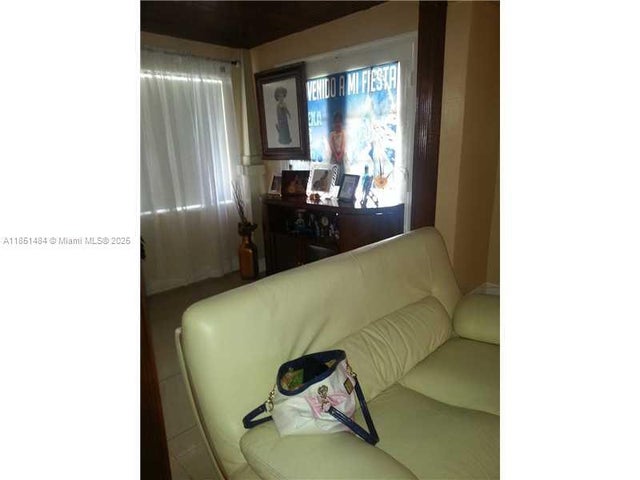 4 of 13 - 321 Nw 13th Ave, Miami, FL