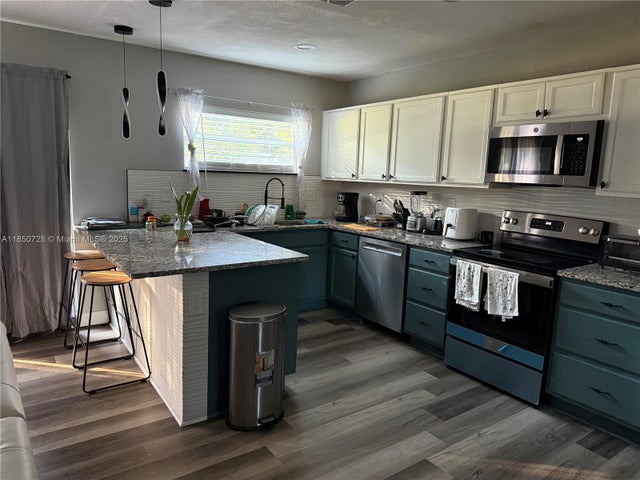 3 of 12 - 2514 Gayland Rd, Jacksonville, FL