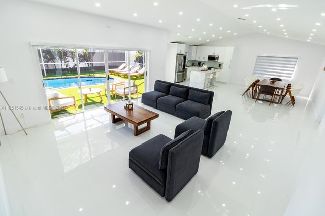 4 of 17 - 16571 Sw 145th Ave, Miami, FL