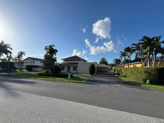 4 of 70 - 9931 Nw 130th St, Hialeah Gardens, FL