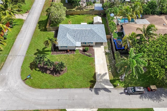 4 of 30 - 110 E Windsor Rd E, Jupiter, FL