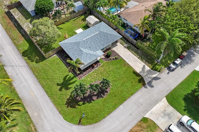 5 of 30 - 110 E Windsor Rd E, Jupiter, FL