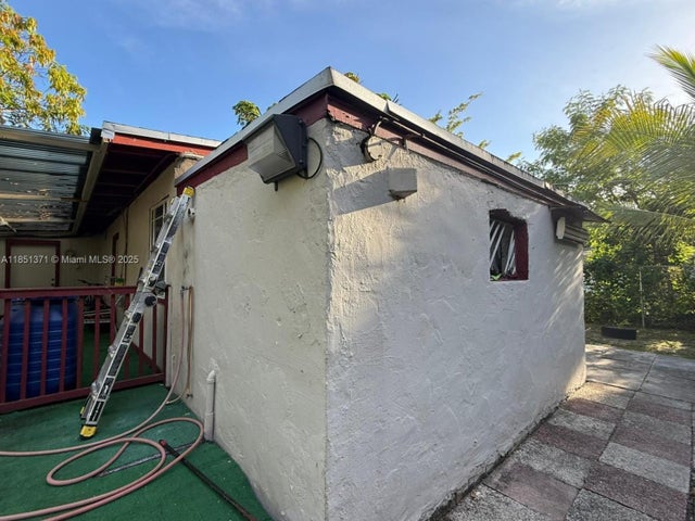 3 of 20 - 1355 Ne 139th St, North Miami, FL