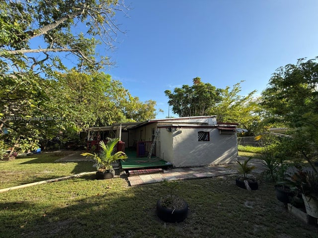 4 of 20 - 1355 Ne 139th St, North Miami, FL