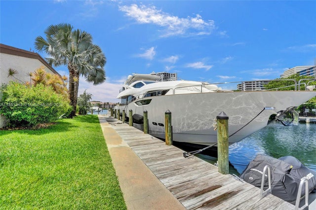2 of 49 - 2649 S Parkview Dr, Hallandale Beach, FL