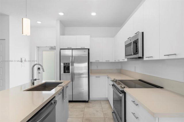 3 of 40 - 4636 Nw 84th Ave 43, Doral, FL