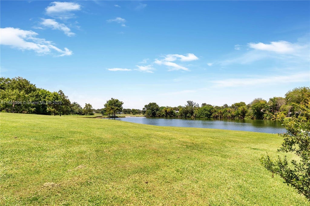 303 Saint Andrews Rd 19-68, Hollywood