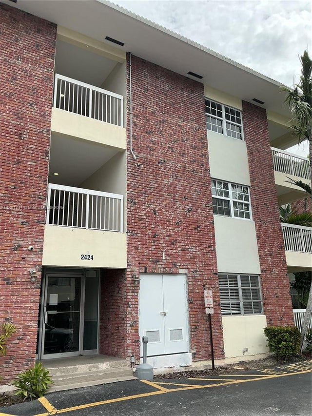 1 of 7 - 2424 Se 17th Cswy 111b, Fort Lauderdale, FL