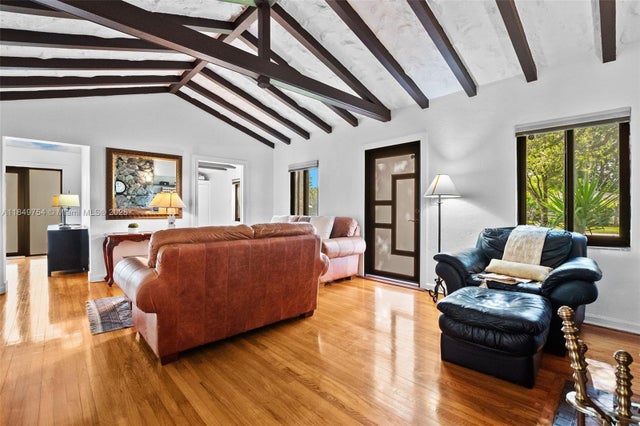 4 of 38 - 500 South Dr, Miami Springs, FL