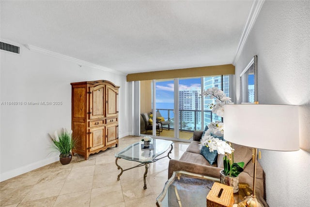 4 of 67 - 2501 S Ocean Dr 1215, Hollywood, FL