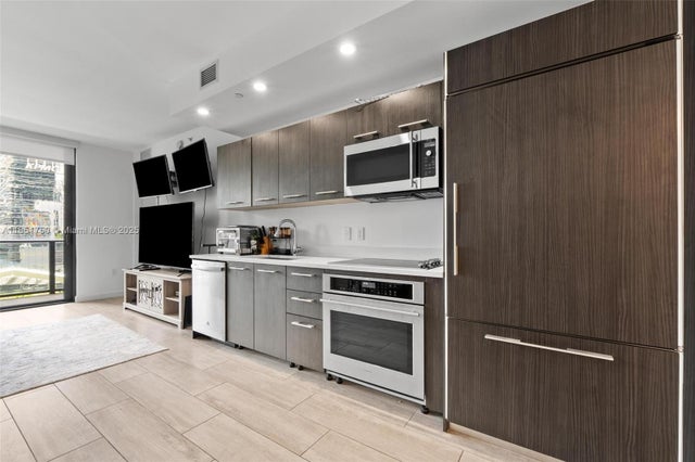 4 of 25 - 45 Sw 9th St 1109, Miami, FL