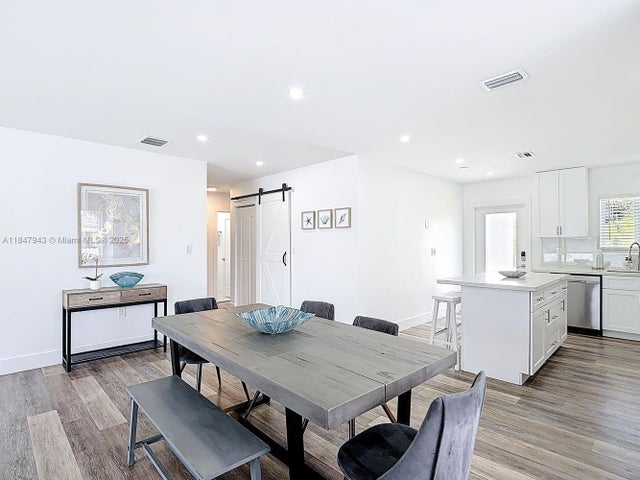 5 of 27 - 3041 Nw 69th Ter, Miami, FL