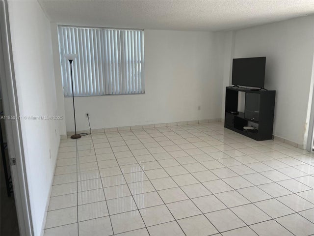 3 of 24 - 5838 Collins Ave 5h, Miami Beach, FL
