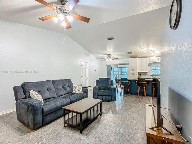 5 of 52 - 7040 Tamarind, Lake Wales, FL