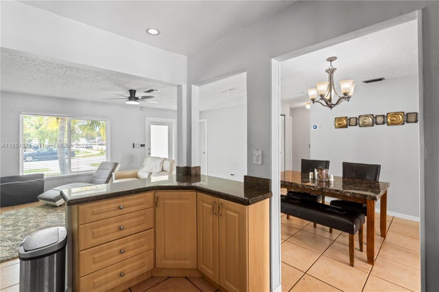 5 of 30 - 6121 Nw 45th Ave, Fort Lauderdale, FL