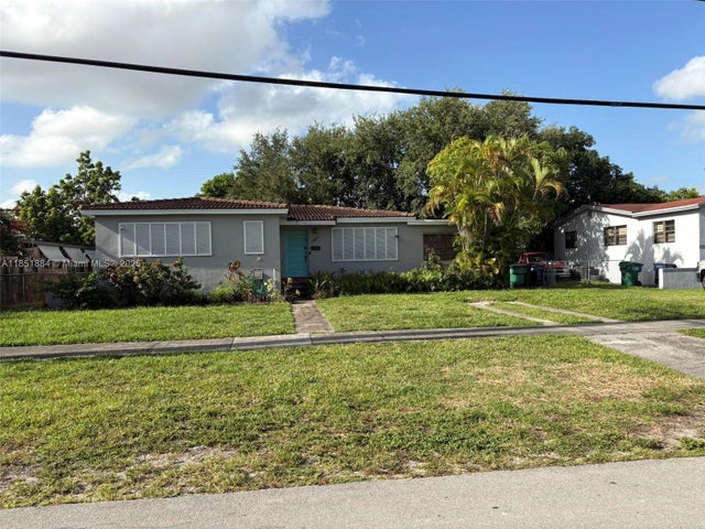 1 of 4 - 7850 Sw 16th St, Miami, FL