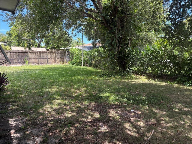 4 of 4 - 7850 Sw 16th St, Miami, FL